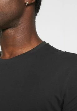 Pier One Hombre 3 PACK - Camiseta Básica - Black/mottled Dark Grey/bordeaux 17 Pier One Hombre 3 PACK - Camiseta Básica - Black/mottled Dark Grey/bordeaux -PIER ONE Ventas 04cd6e61680f434c97b57d78f55241fd