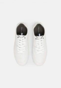 Pier One Unisexo UNISEX - Zapatillas - White -PIER ONE Ventas 0ce17a7e21f94b37a205292efcd18760