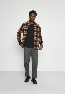 Pier One Hombre Camiseta De Manga Larga - Black 12 Pier One Hombre Camiseta De Manga Larga - Black -PIER ONE Ventas 0d38fecf277c4835a635ab85a39615df