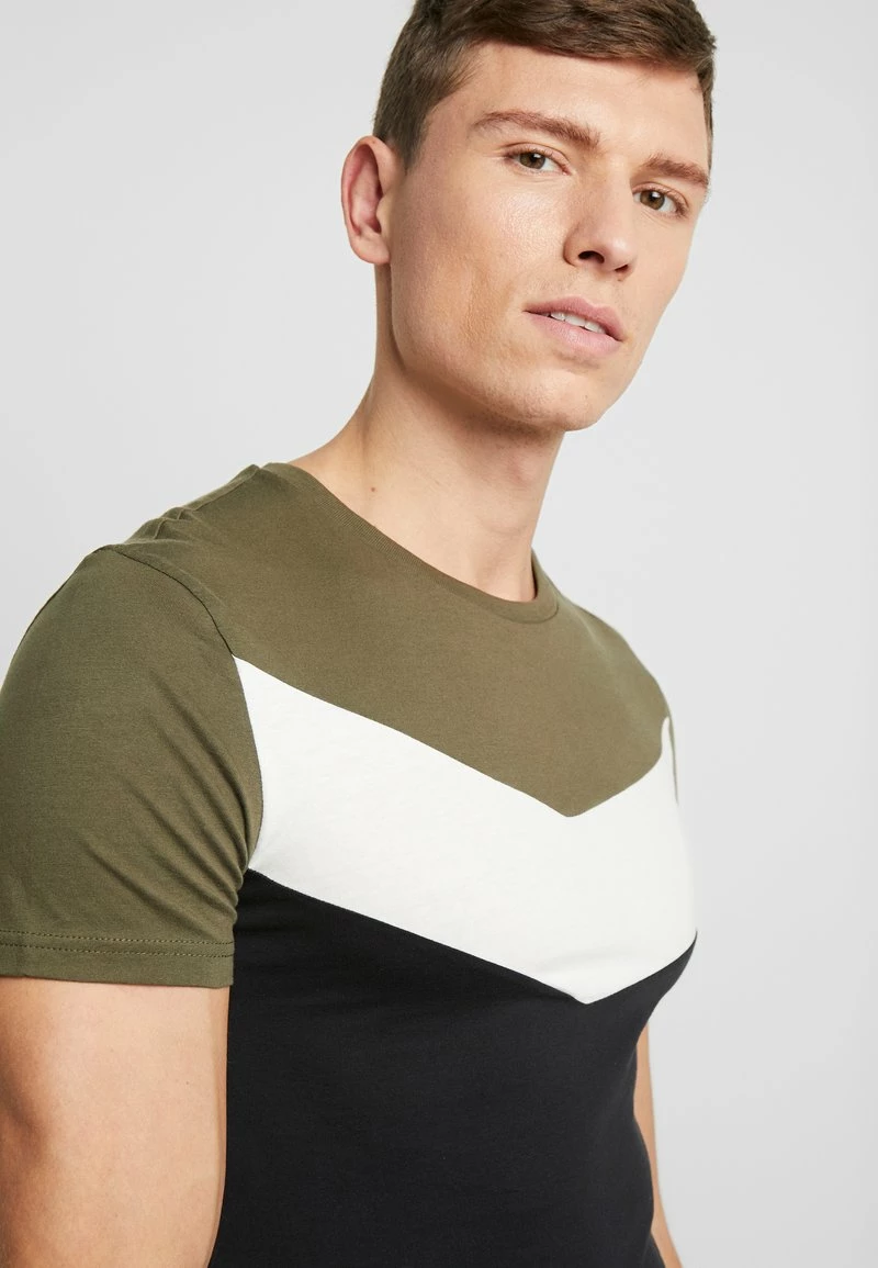 Pier One Hombre Camiseta Básica - Green/black 8 Pier One Hombre Camiseta Básica - Green/black - Imagen 6