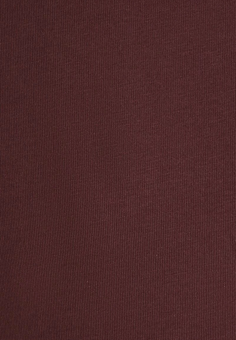 Pier One Hombre 3 PACK - Camiseta Básica - Black/grey/bordeaux 11 Pier One Hombre 3 PACK - Camiseta Básica - Black/grey/bordeaux - Imagen 9