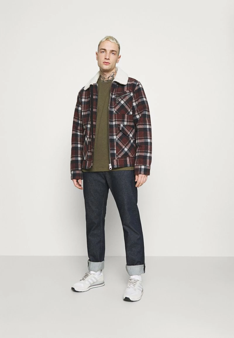 Pier One Unisexo Camiseta Estampada - Olive 4 Pier One Unisexo Camiseta Estampada - Olive - Imagen 2