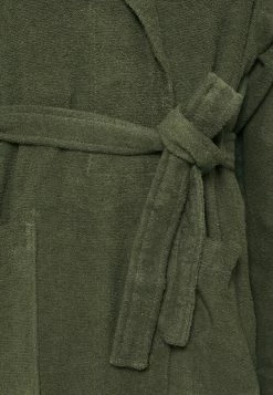 Pier One Hombre Albornoz - Khaki -PIER ONE Ventas 25d08e93300d4d89a9660d397f7c29b6