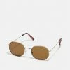 Pier One Unisexo UNISEX - Gafas De Sol - Brown 2 Pier One Unisexo UNISEX - Gafas De Sol - Brown -PIER ONE Ventas 2a9acf45378943378082569c9ff4c08e