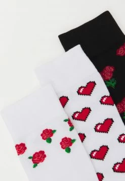 Pier One Hombre VALENTINES SOCK 3 PACK - Calcetines - Black/red/white 5 Pier One Hombre VALENTINES SOCK 3 PACK - Calcetines - Black/red/white -PIER ONE Ventas 2defe943847d4ab6be7236eb002a1d0d