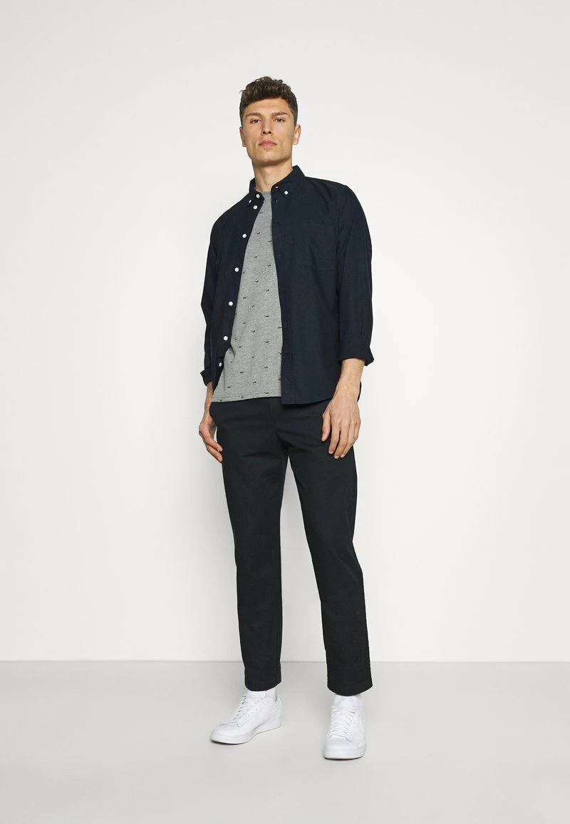 Pier One Hombre Camiseta Estampada - Grey 4 Pier One Hombre Camiseta Estampada - Grey - Imagen 2