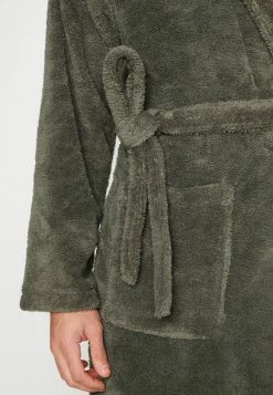 Pier One Hombre Albornoz - Khaki -PIER ONE Ventas 361a5ccda821467e8e3e1f7029360e39