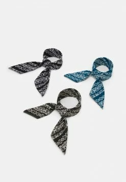 Pier One BANDANAS 3 PACK UNISEX - Pañuelo - Black/khaki/blue, Unisexo