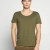 Pier One Hombre Camiseta Básica - Khaki -PIER ONE Ventas 3ac764a63a484ed483db3eb19c1f28cc