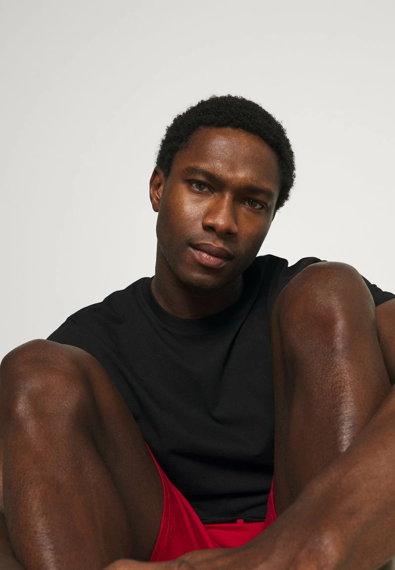 Pier One Hombre 3 PACK - Pantalón De Pijama - Black/mottled Dark Grey/red 8 Pier One Hombre 3 PACK - Pantalón De Pijama - Black/mottled Dark Grey/red - Imagen 6