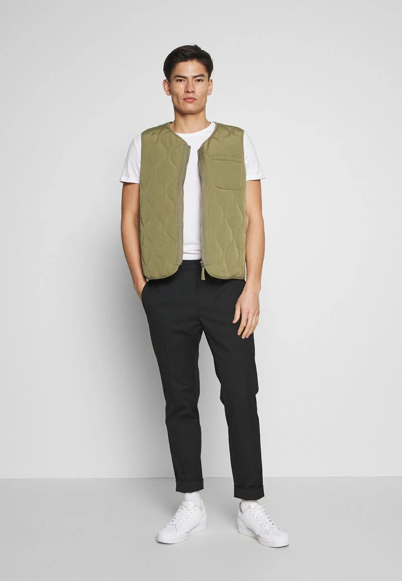 Pier One Hombre 5 PACK - Camiseta Básica - Olive/ White/ Navy /yellow /black 3 Pier One Hombre 5 PACK - Camiseta Básica - Olive/ White/ Navy /yellow /black