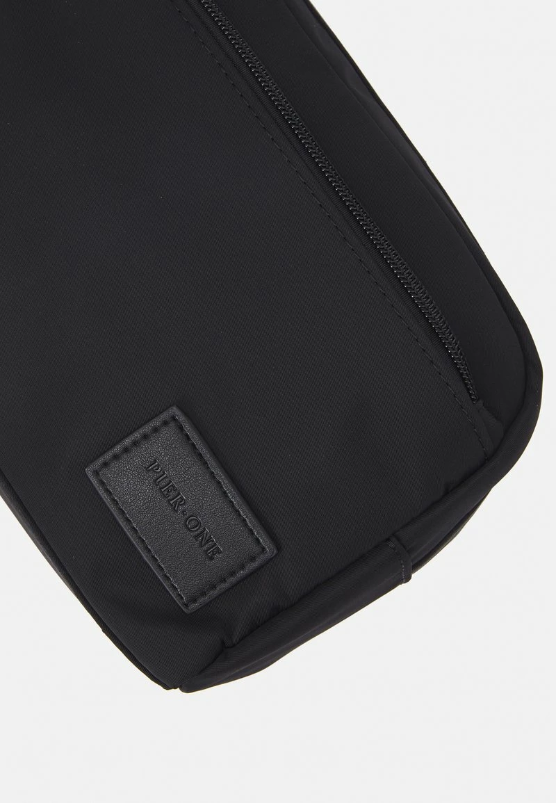 Pier One Unisexo UNISEX - Neceser - Black 6 Pier One Unisexo UNISEX - Neceser - Black - Imagen 4