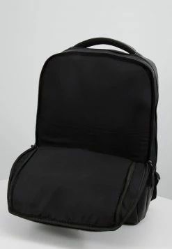 Pier One Hombre Mochila - Black -PIER ONE Ventas 61fe40ca8f0540e3b5369e18f397e9b7