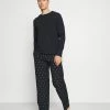 Pier One Hombre Pijama - Dark Blue 1 Pier One Hombre Pijama - Dark Blue -PIER ONE Ventas 623bad9ba1d2428596c71b43b6d1045b