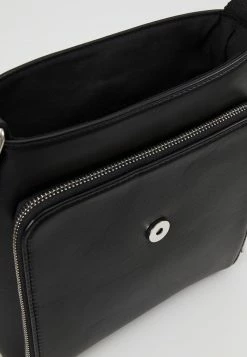 Pier One Hombre Bandolera - Black -PIER ONE Ventas 64e3258d4b2e4b3b9dd81fdee0642ad6