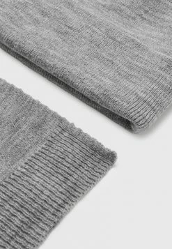 Pier One Unisexo SET UNISEX - Bufanda - Grey -PIER ONE Ventas 6d47543694ff4ec4bbab35d69256bce6