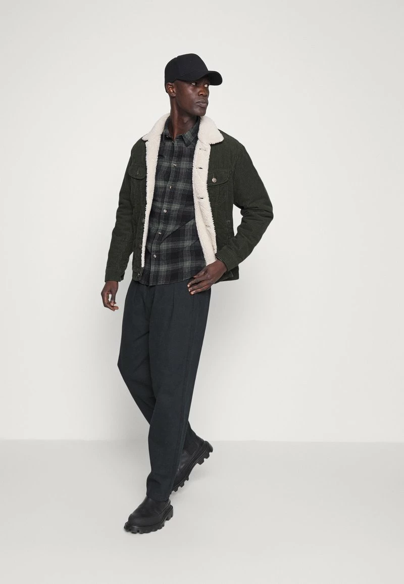 Pier One Hombre Camisa - Olive 4 Pier One Hombre Camisa - Olive - Imagen 2