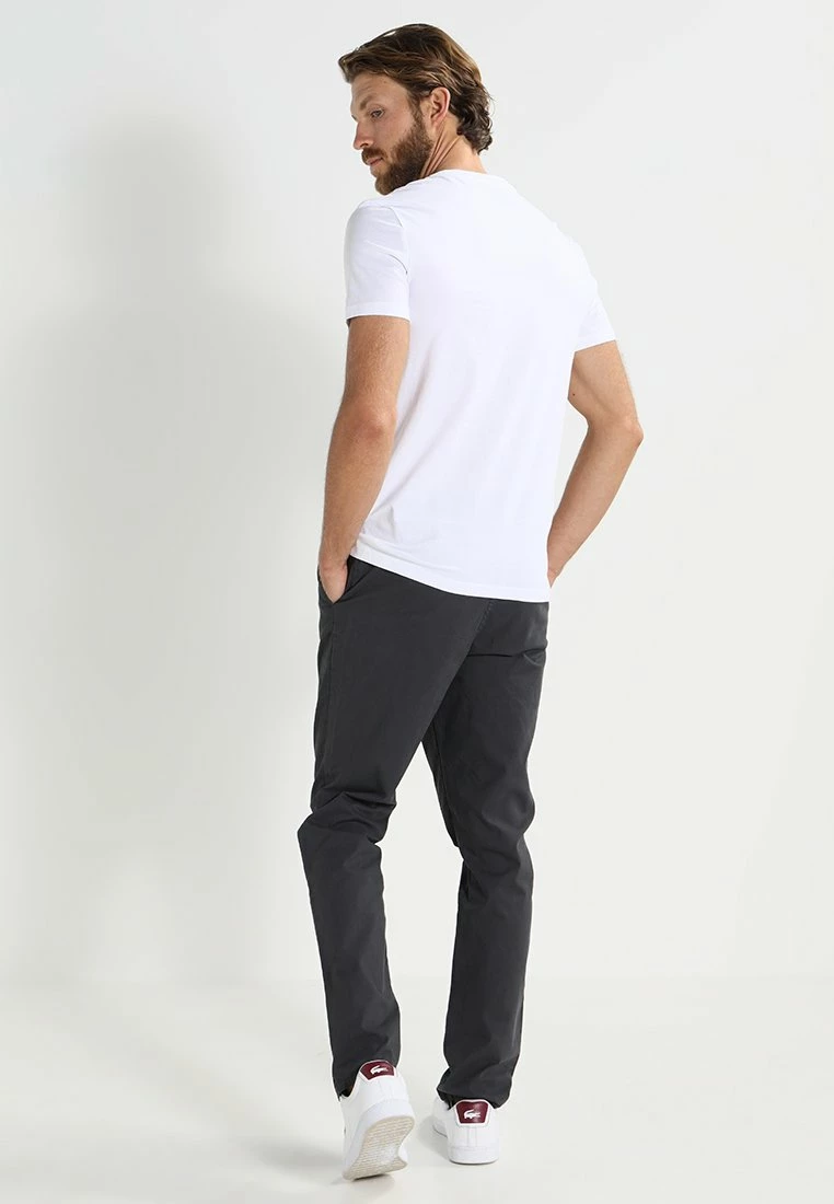 Pier One Hombre 2 PACK - Camiseta Básica - White 6 Pier One Hombre 2 PACK - Camiseta Básica - White - Imagen 4