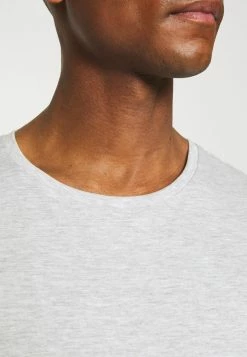 Pier One Hombre 5 PACK - Camiseta Básica - Black/white/light Grey -PIER ONE Ventas 781514b98ac940a2934d4a3cf6c9ca05