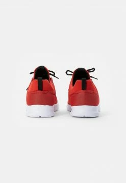 Pier One Hombre Zapatillas - Red White -PIER ONE Ventas 8a0e14534e1145459e2cb401be862998