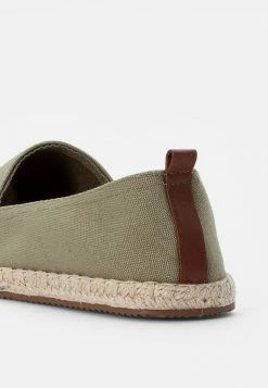 Pier One Unisexo RENA ESPADRILLE UNISEX - Alpargatas - Olive -PIER ONE Ventas 8b1ef3dce9d344a08d816af96a53324d