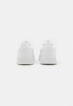 Pier One Unisexo UNISEX - Zapatillas - White 10 Pier One Unisexo UNISEX - Zapatillas - White -PIER ONE Ventas 91906dfa01a145cbbf47a93b3f457a71