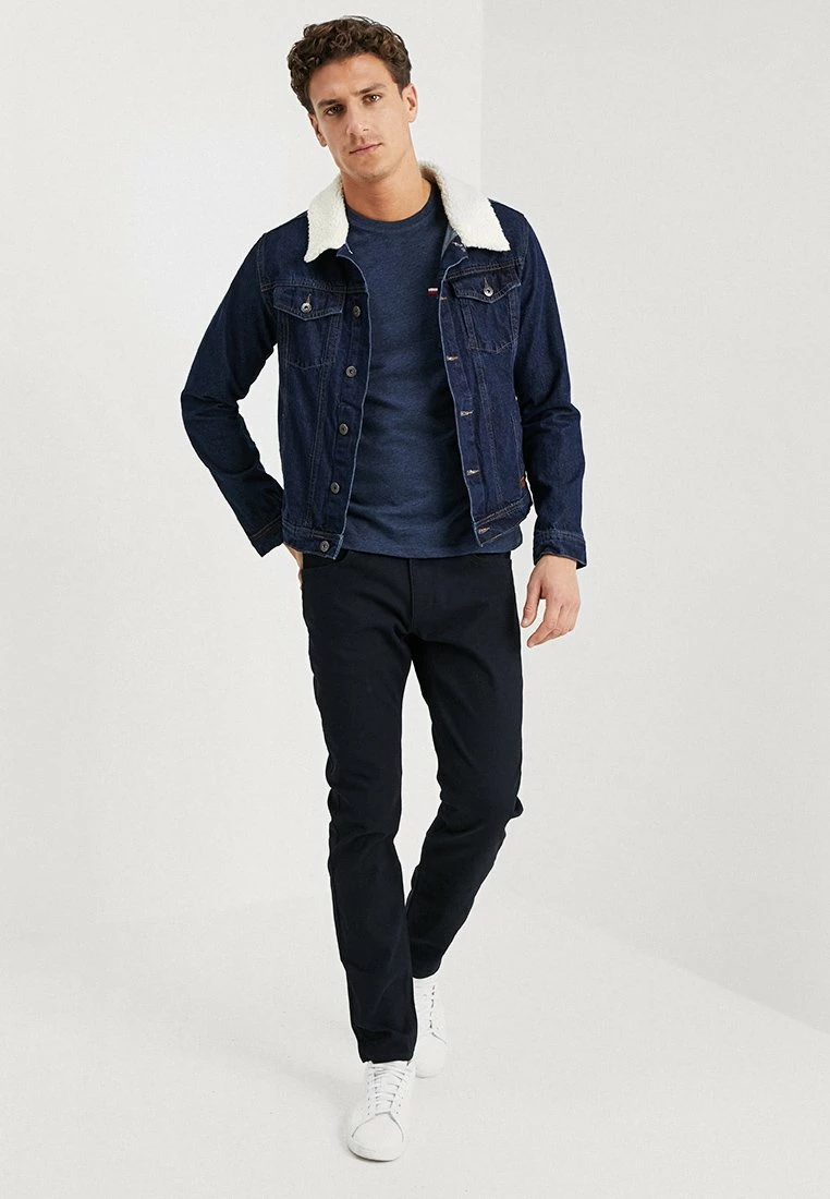 Pier One Camiseta Básica - Mottled Dark Blue, Hombre 4 Pier One Camiseta Básica - Mottled Dark Blue, Hombre - Imagen 2