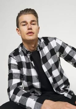 Pier One Hombre Camiseta Estampada - Black 15 Pier One Hombre Camiseta Estampada - Black -PIER ONE Ventas a4d670458d814286a0f9a4d484a2d97c