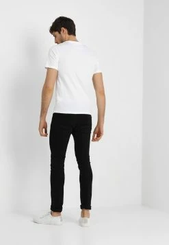 Pier One Hombre Camiseta Básica - White 10 Pier One Hombre Camiseta Básica - White -PIER ONE Ventas a5b121dd630340adb4f45bbb00b1a33c