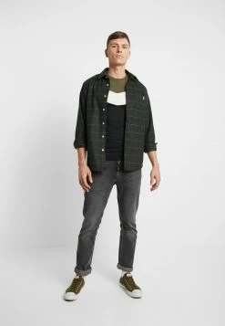 Pier One Hombre Camiseta Básica - Green/black 9 Pier One Hombre Camiseta Básica - Green/black -PIER ONE Ventas aa477cdfad0f4a5998a3960b977a9cb9