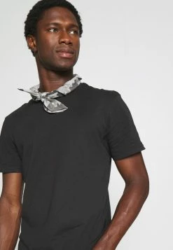 Pier One Hombre 3 PACK - Camiseta Básica - Black/mottled Dark Grey/bordeaux 15 Pier One Hombre 3 PACK - Camiseta Básica - Black/mottled Dark Grey/bordeaux -PIER ONE Ventas ae9b9691c10949c5b4edc17929f8c13a