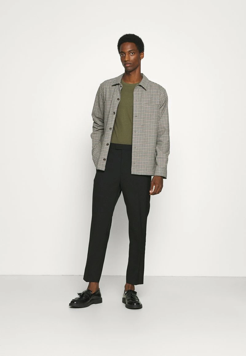 Pier One Hombre 3 PACK - Camiseta De Manga Larga - Black/dark Grey/olive 3 Pier One Hombre 3 PACK - Camiseta De Manga Larga - Black/dark Grey/olive