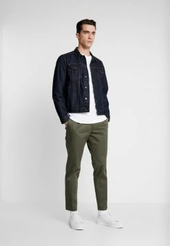 Pier One Hombre Camiseta Básica - White -PIER ONE Ventas b2c62a18a6c242bda08bd9d3eaf8f24d