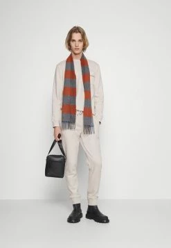 Pier One Hombre UNITED UTILITY CREW - Sudadera - Stone -PIER ONE Ventas b37d34ac97424b009be26bcb17fde604