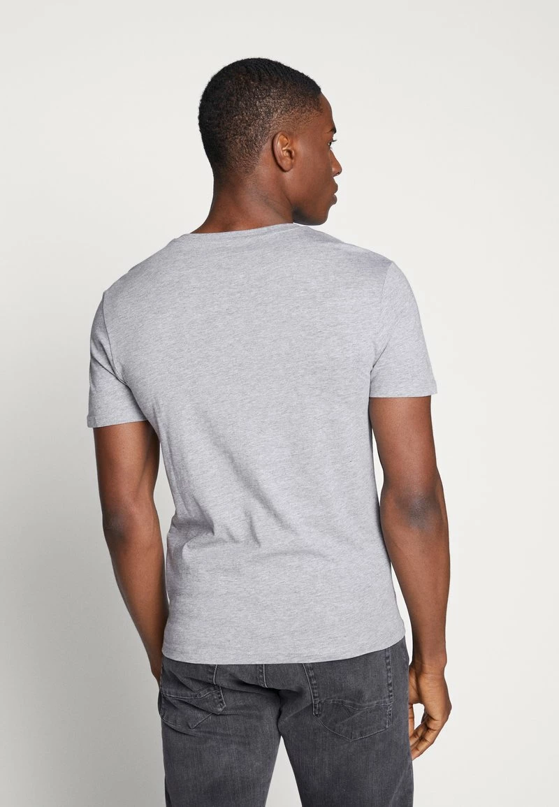 Pier One Hombre 3 PACK - Camiseta Básica - Black, Grey, Green 6 Pier One Hombre 3 PACK - Camiseta Básica - Black, Grey, Green - Imagen 4