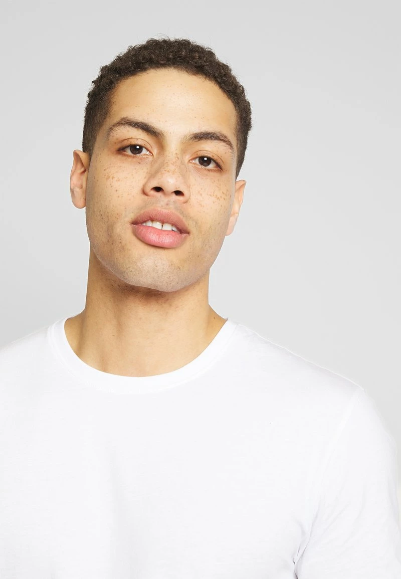 Pier One Hombre 3 PACK - Camiseta Básica - White/dark Blue/red 7 Pier One Hombre 3 PACK - Camiseta Básica - White/dark Blue/red - Imagen 5