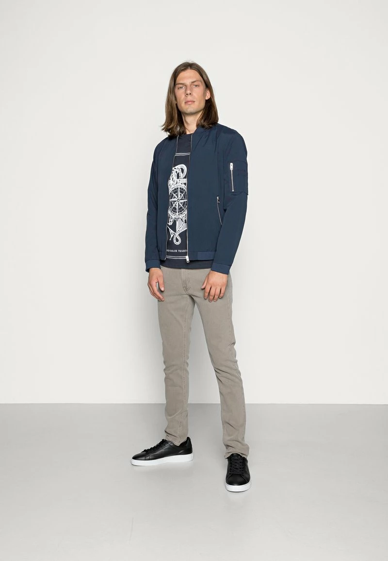 Pier One Camiseta Estampada - Dark Blue, Hombre 4 Pier One Camiseta Estampada - Dark Blue, Hombre - Imagen 2