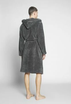 Pier One Hombre Albornoz - Dark Gray 10 Pier One Hombre Albornoz - Dark Gray -PIER ONE Ventas c0a98bff0d7040bc9af7c1b11057f9de