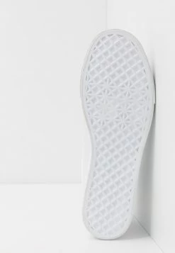 Pier One Unisexo UNISEX - Zapatillas Altas - White -PIER ONE Ventas c3351a79f8ca4ce18346fc39e69d6d1f