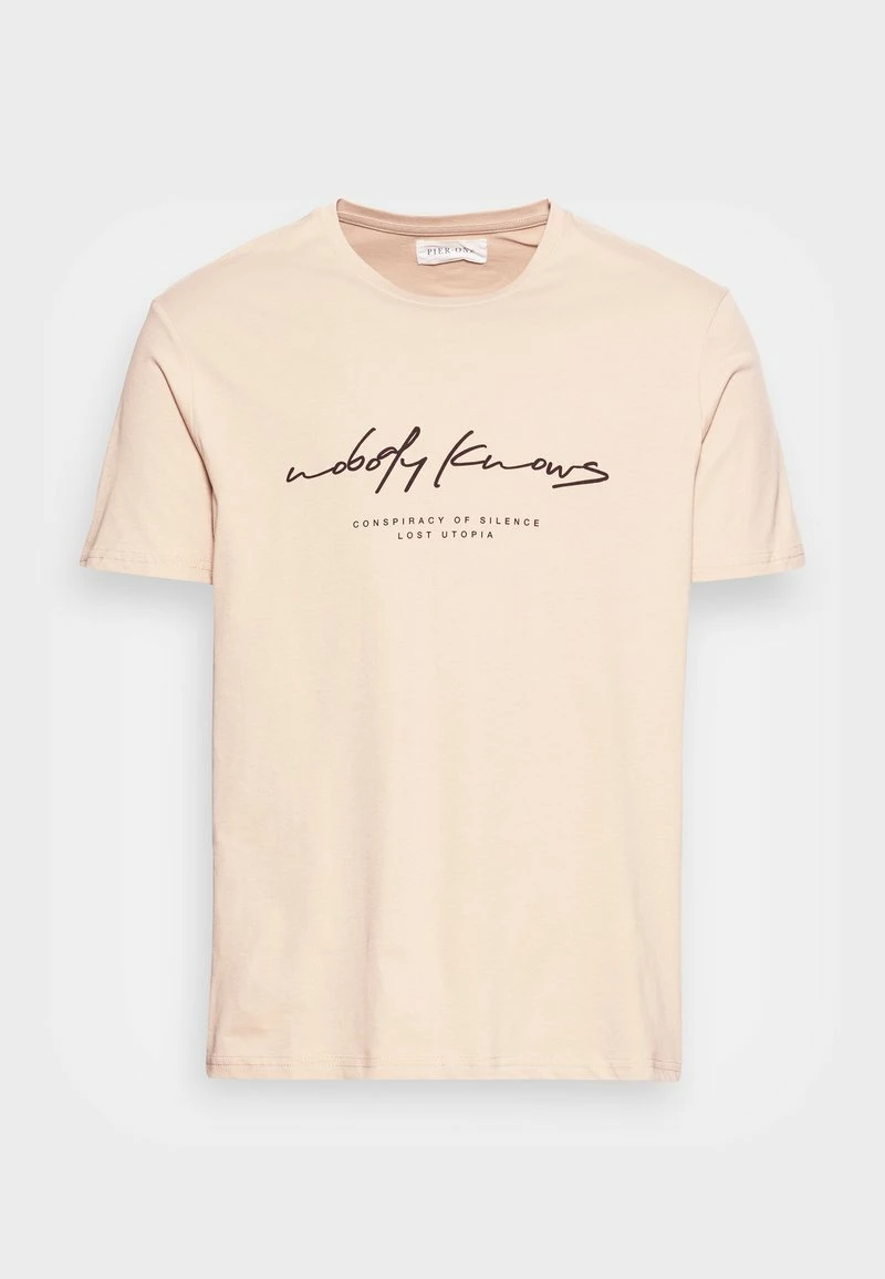 Pier One Camiseta Estampada - Tan, Hombre 6 Pier One Camiseta Estampada - Tan, Hombre - Imagen 4