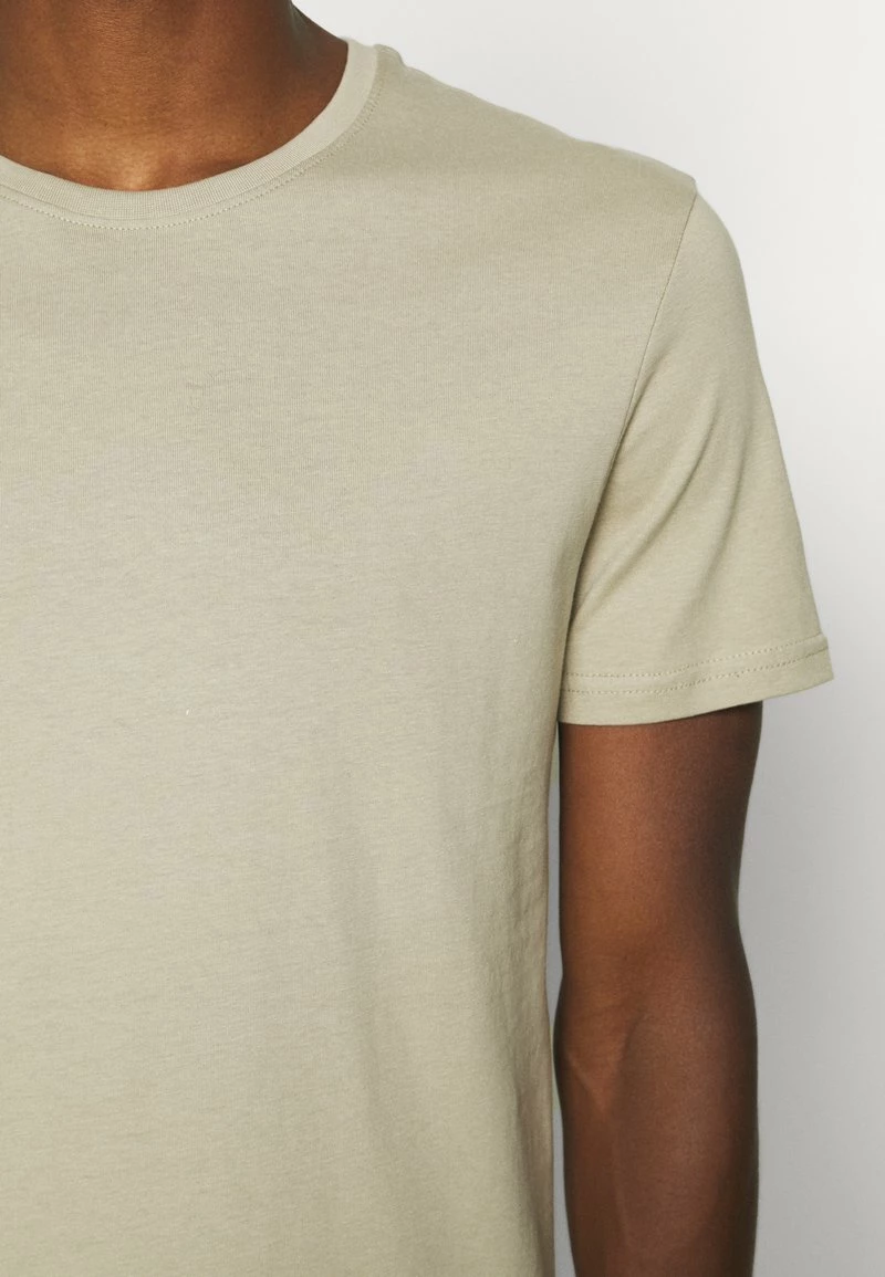 Pier One Hombre 5 PACK - Camiseta Básica - White/dark Grey/black 9 Pier One Hombre 5 PACK - Camiseta Básica - White/dark Grey/black - Imagen 7