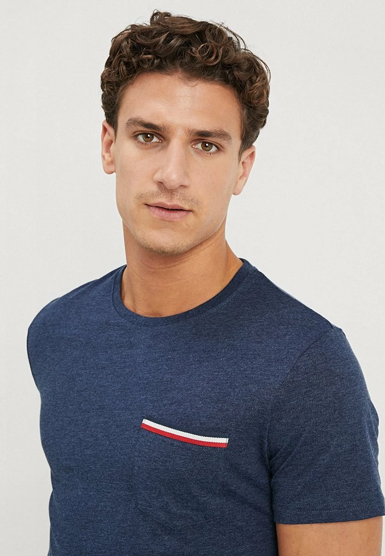 Pier One Camiseta Básica - Mottled Dark Blue, Hombre 7 Pier One Camiseta Básica - Mottled Dark Blue, Hombre - Imagen 5