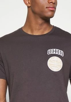 Pier One GRAPHIC T-SHIRT - Camiseta Básica - Brown, Hombre -PIER ONE Ventas d71bf551057940ab896bfcfacd9b6dd3