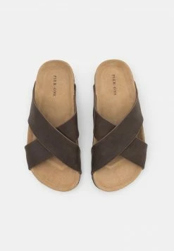 Pier One Unisexo UNISEX - Pantuflas - Brown 11 Pier One Unisexo UNISEX - Pantuflas - Brown -PIER ONE Ventas dc950c1c15d94646b16fe41412e2e3c9