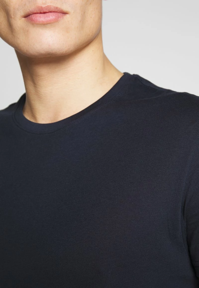 Pier One Hombre 2 PACK - Camiseta Básica - White/dark Blue 8 Pier One Hombre 2 PACK - Camiseta Básica - White/dark Blue - Imagen 6