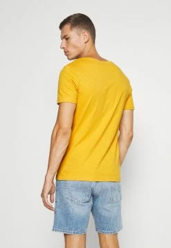 Pier One Hombre Camiseta Básica - Light Yellow -PIER ONE Ventas dee5076e796649048c1a8fa795020432