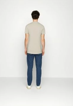 Pier One 3 PACK - Camiseta Básica - Brown/beige/light Blue, Hombre -PIER ONE Ventas e1f7eb269c2047ae856ab76bdf13428a