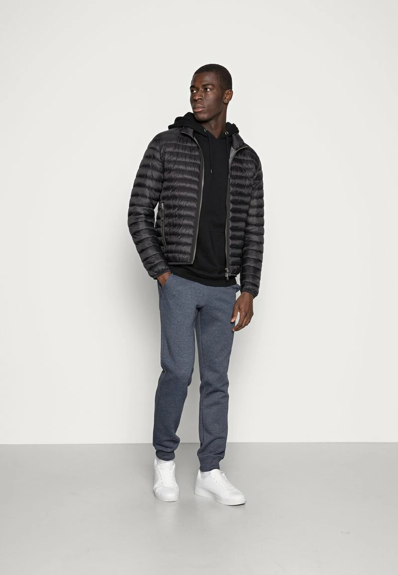 Pier One Hombre PLAIN SKATER HOODY - Jersey Con Capucha - Black 4 Pier One Hombre PLAIN SKATER HOODY - Jersey Con Capucha - Black - Imagen 2