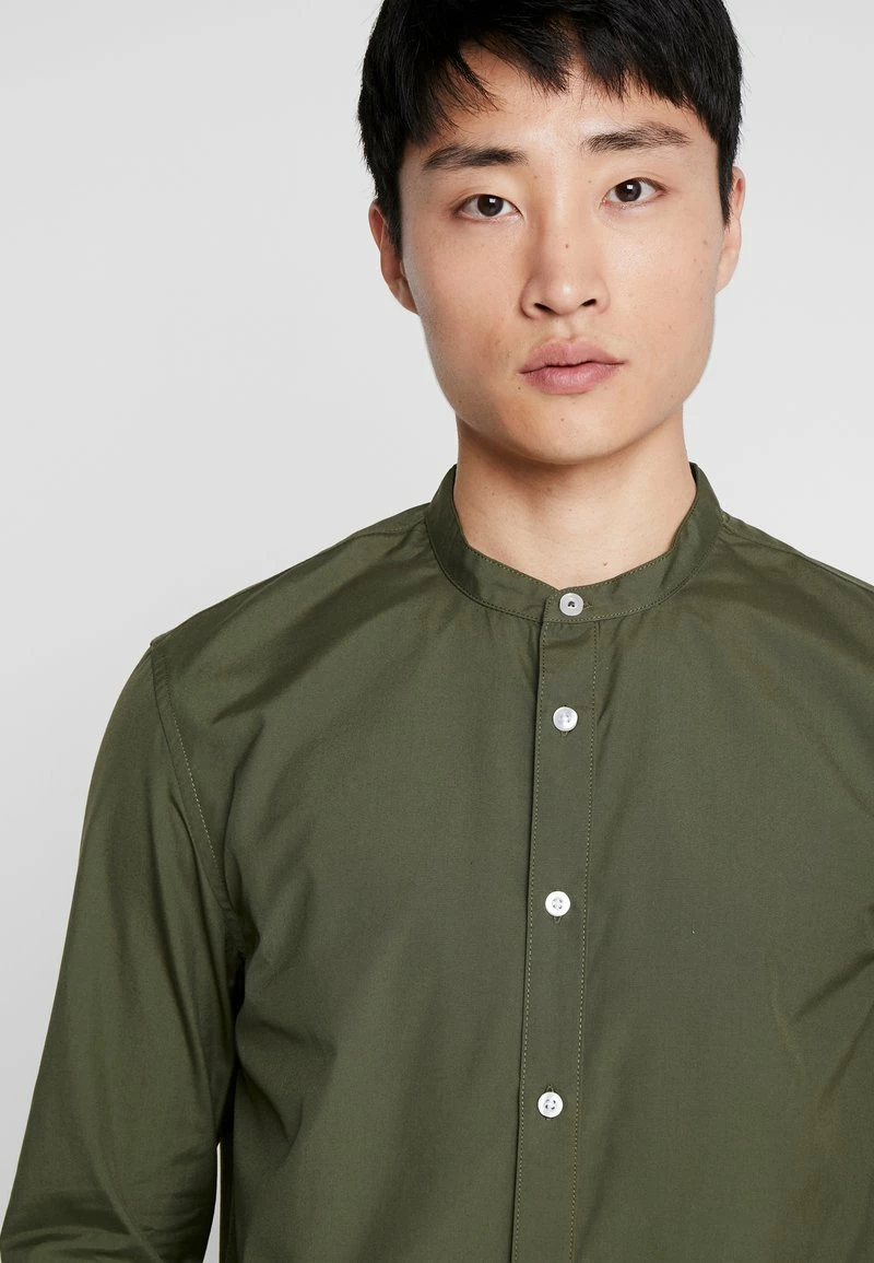 Pier One 2 PACK - Camisa - Oliv/black, Hombre 6 Pier One 2 PACK - Camisa - Oliv/black, Hombre - Imagen 4