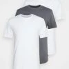 Pier One 3 PACK - Camiseta Básica - White/dark Grey, Hombre -PIER ONE Ventas e744a25b2abd44b0ad758990ed44df0f